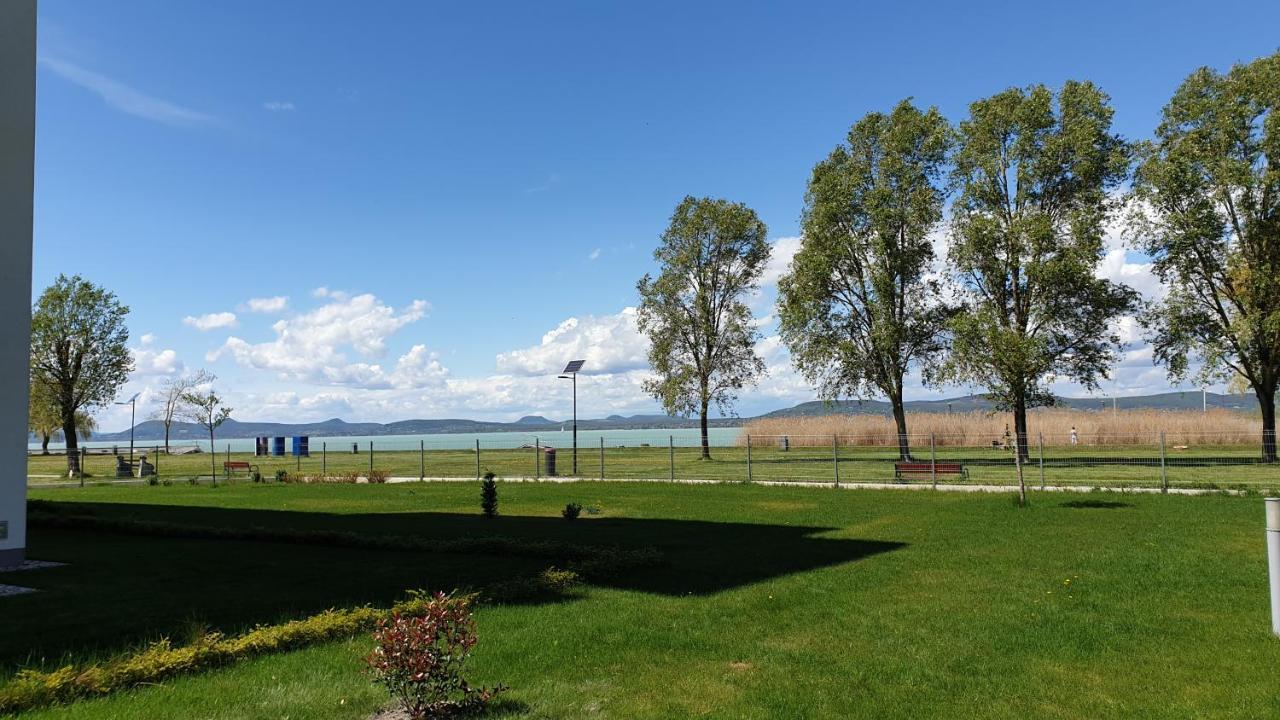Lelle Resort B20 Balatonlelle Extérieur photo