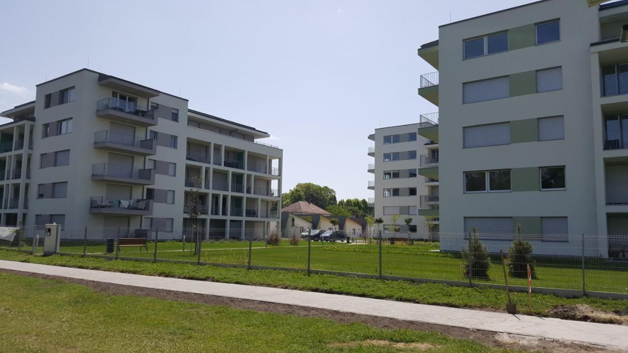 Lelle Resort B20 Balatonlelle Extérieur photo