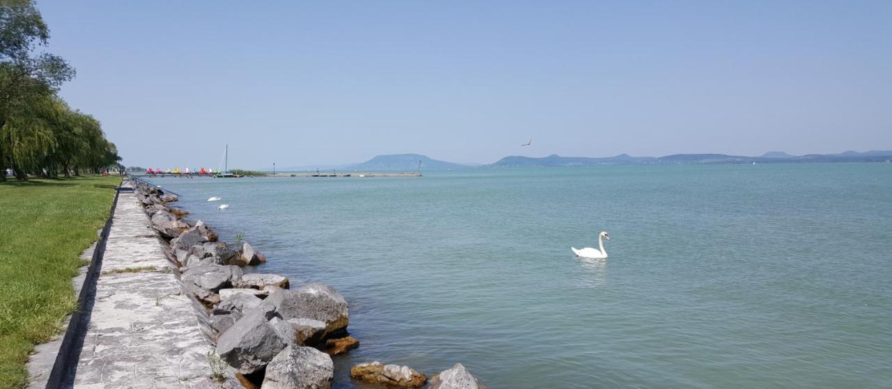 Lelle Resort B20 Balatonlelle Extérieur photo